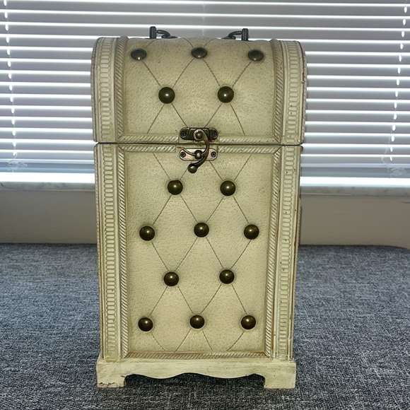 ☀️ 3 / $15 Sale ☀️ Wooden Wine Box Decor - Picture 1 of 12